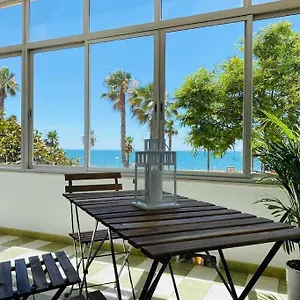 https://almirante-nico-apart-en-1linea-de-playa-y-aparcamiento.1costadelsol.com